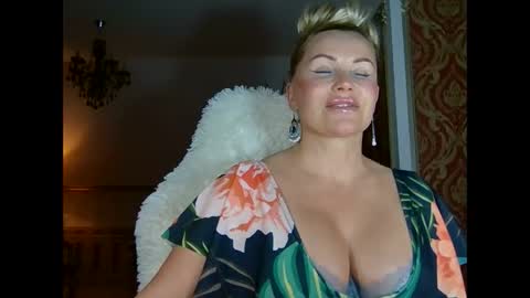 Snapshot of lollyta2023 chatting on 02/15/25, 05:51 Roxy online show from 02/15/25, 05:51