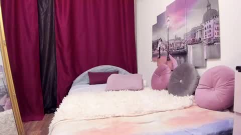 LoloMercier online show from 03/08/25, 09:08