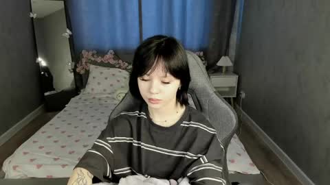 Snapshot of loly_cuttie chatting on 05/05/26, 01:13 Loly online show from 05/05/26, 01:13