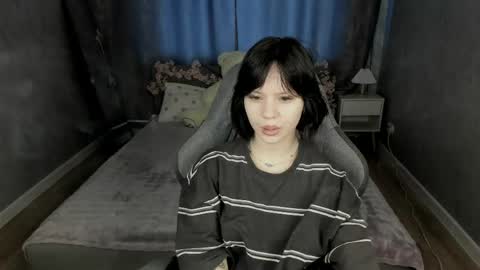 Snapshot of loly_cuttie chatting on 05/06/26, 01:14 Loly online show from 05/06/26, 01:14