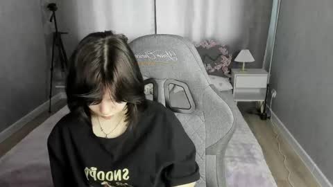 Snapshot of loly_cuttie chatting on 05/18/26, 01:35 Loly online show from 05/18/26, 01:35