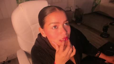 loly_marce online show from 04/20/26, 08:43