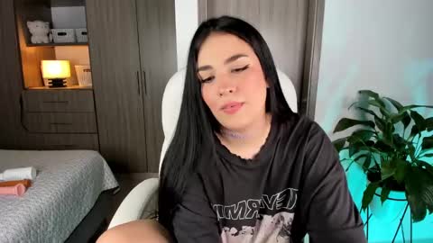 Sarah online show from 01/09/25, 04:41