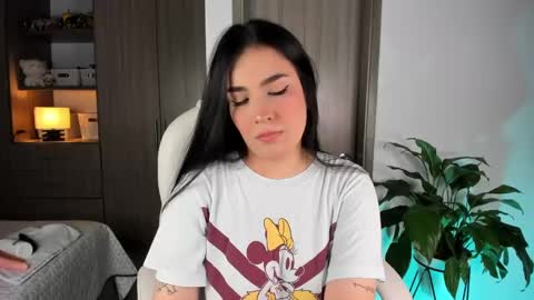 Sarah online show from 01/11/25, 03:44