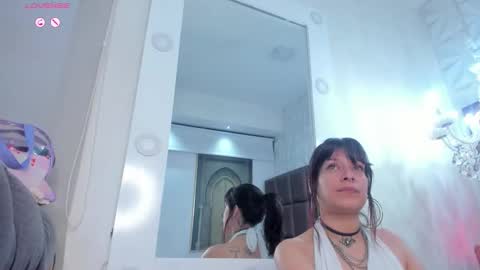 Snapshot of lolyyuno chatting on 09/22/25, 12:12 Loly online show from 09/22/25, 12:12