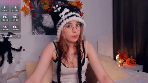 Snapshot of lonagass chatting on 10/25/25, 06:57 Lona online show from 10/25/25, 06:57