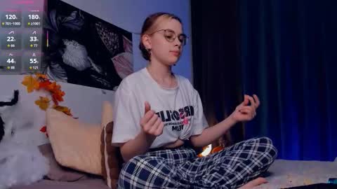 Snapshot of lonagass chatting on 11/01/25, 07:16 Lona online show from 11/01/25, 07:16