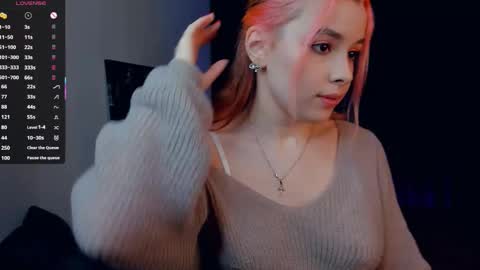 Snapshot of lonagass chatting on 12/17/25, 06:47 Lona online show from 12/17/25, 06:47