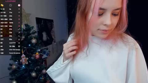 Snapshot of lonagass chatting on 12/20/25, 06:48 Lona online show from 12/20/25, 06:48