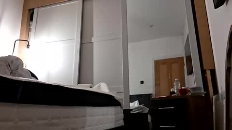 hey you online show from 05/25/26, 03:34