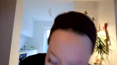 Em online show from 01/08/26, 08:49