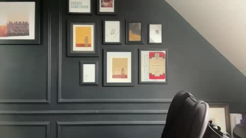 Snapshot of londongent2023 chatting on 02/05/26, 10:42 EnglishBear online show from 02/05/26, 10:42