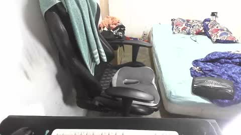 Snapshot of long_dick_boy_ chatting on 04/30/26, 01:01 Marvin Santiago online show from 04/30/26, 01:01