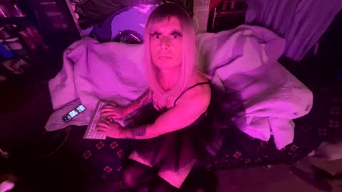 Snapshot of longbeachcd69 chatting on 01/10/25, 11:54 longbeachcd69 online show from 01/10/25, 11:54