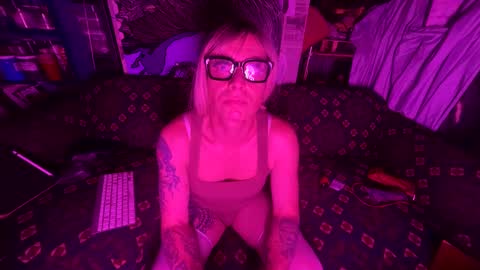 Snapshot of longbeachcd69 chatting on 01/24/25, 08:23 longbeachcd69 online show from 01/24/25, 08:23