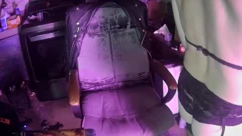 Snapshot of longbeachcd69 chatting on 10/09/25, 08:12 longbeachcd69 online show from 10/09/25, 08:12