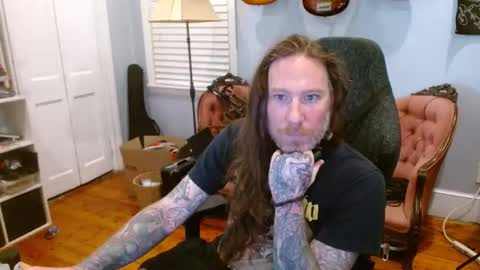 Snapshot of longhair021 chatting on 10/07/25, 05:21 longhair online show from 10/07/25, 05:21