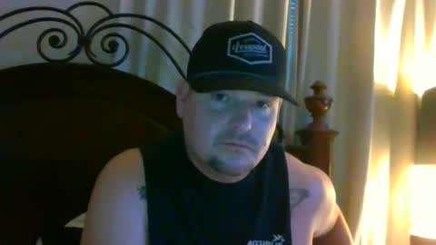 Snapshot of longlastingviking chatting on 11/17/25, 10:04 longlastingviking online show from 11/17/25, 10:04