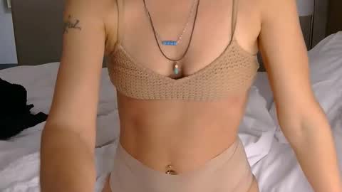 Cutenurse91 online show from 11/04/25, 12:48