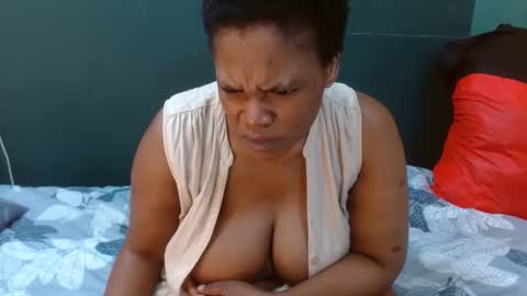 Snapshot of longlip30 chatting on 02/20/26, 06:26 Longlip30 online show from 02/20/26, 06:26