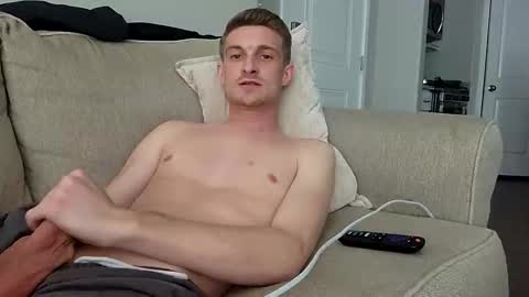 longroyaltyy online show from 12/13/25, 10:37