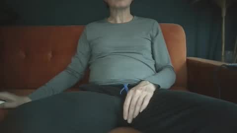 longwet1 online show from 12/01/25, 10:09