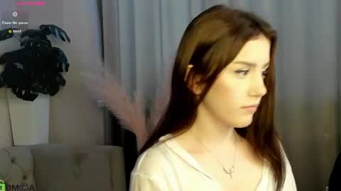 Snapshot of lonny_peach chatting on 08/09/26, 03:23 Luna online show from 08/09/26, 03:23