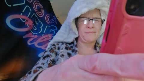 Londoncashmere69  online show from 12/04/24, 02:42