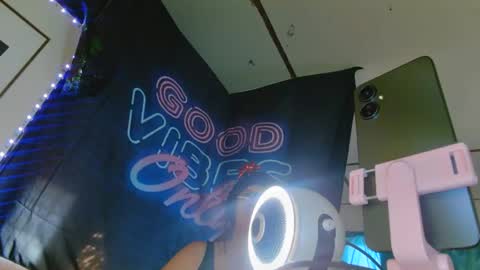 Londoncashmere69  online show from 12/07/24, 08:05