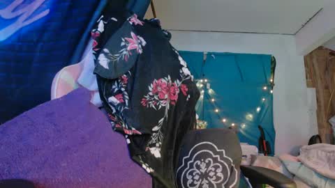 Londoncashmere69  online show from 12/12/24, 01:10