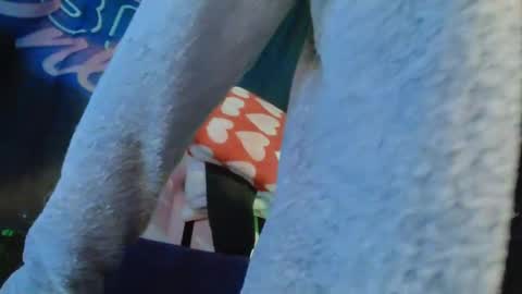 Londoncashmere69  online show from 12/24/24, 12:22