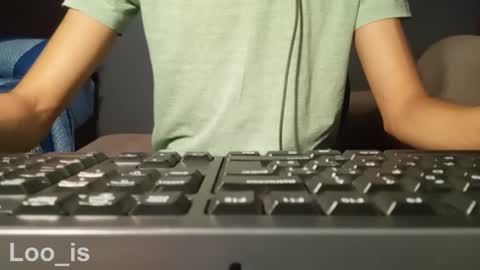 Snapshot of loo_is chatting on 01/30/25, 08:11 loo_is online show from 01/30/25, 08:11