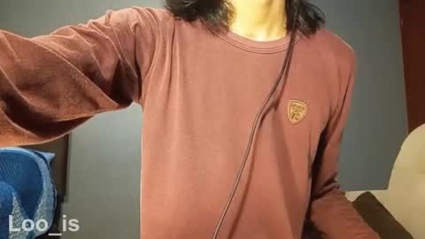 Snapshot of loo_is chatting on 02/06/25, 08:18 loo_is online show from 02/06/25, 08:18