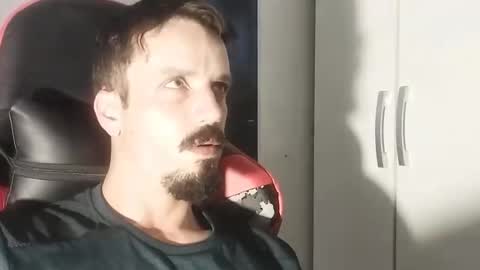 Snapshot of lookaz4010 chatting on 12/29/24, 04:40 Lucas online show from 12/29/24, 04:40