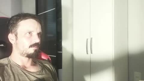 Snapshot of lookaz4010 chatting on 02/10/25, 08:21 Lucas online show from 02/10/25, 08:21