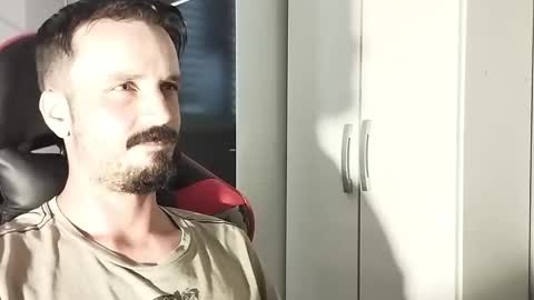 Snapshot of lookaz4010 chatting on 03/12/25, 01:19 Lucas online show from 03/12/25, 01:19