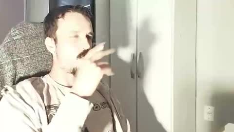 Lucas online show from 12/02/25, 12:43