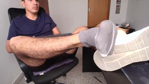 looki 16 online show from 11/28/25, 04:20