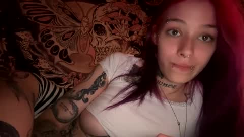 Snapshot of lookingforlona chatting on 09/27/25, 04:56 lookingforlona online show from 09/27/25, 04:56