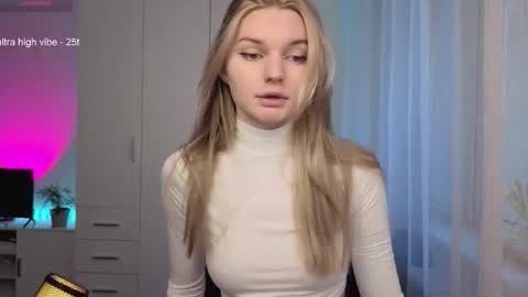 Luna online show from 03/09/26, 05:44