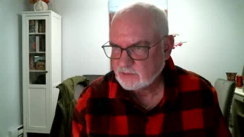 Snapshot of loop102 chatting on 11/28/25, 02:14 loop102 online show from 11/28/25, 02:14