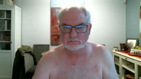 Snapshot of loop102 chatting on 05/06/26, 03:24 loop102 online show from 05/06/26, 03:24