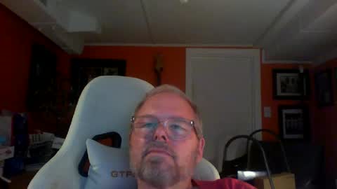 Snapshot of loosegravl chatting on 07/20/26, 07:38 loosegravl online show from 07/20/26, 07:38