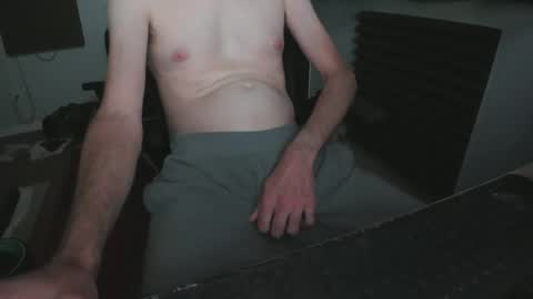 Snapshot of looselycut chatting on 04/05/26, 04:48 looselycut online show from 04/05/26, 04:48