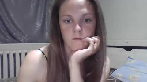 Snapshot of lora879 chatting on 06/07/26, 09:18 Lora online show from 06/07/26, 09:18