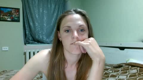 Snapshot of lora879 chatting on 06/11/26, 08:51 Lora online show from 06/11/26, 08:51
