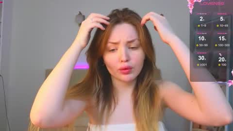 Lora online show from 09/11/25, 11:54