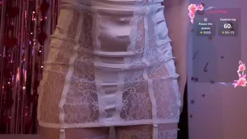 Lora online show from 04/19/26, 06:10