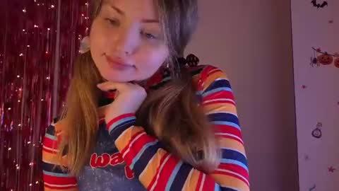 Snapshot of lora_amber chatting on 06/11/26, 03:32 Lora online show from 06/11/26, 03:32