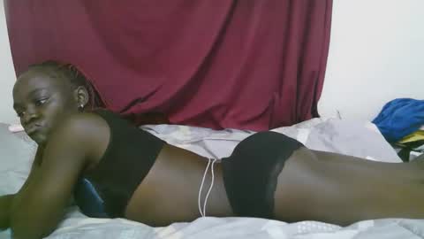 Snapshot of lora_amor chatting on 09/18/25, 03:14 lora_amor online show from 09/18/25, 03:14